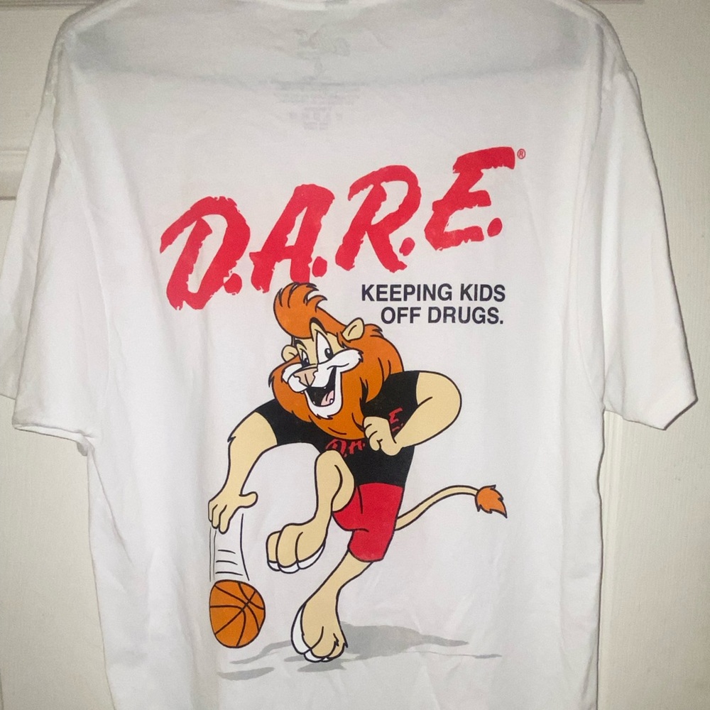 D.A.R.E. White Short Sleeve Tee for Men Sz M